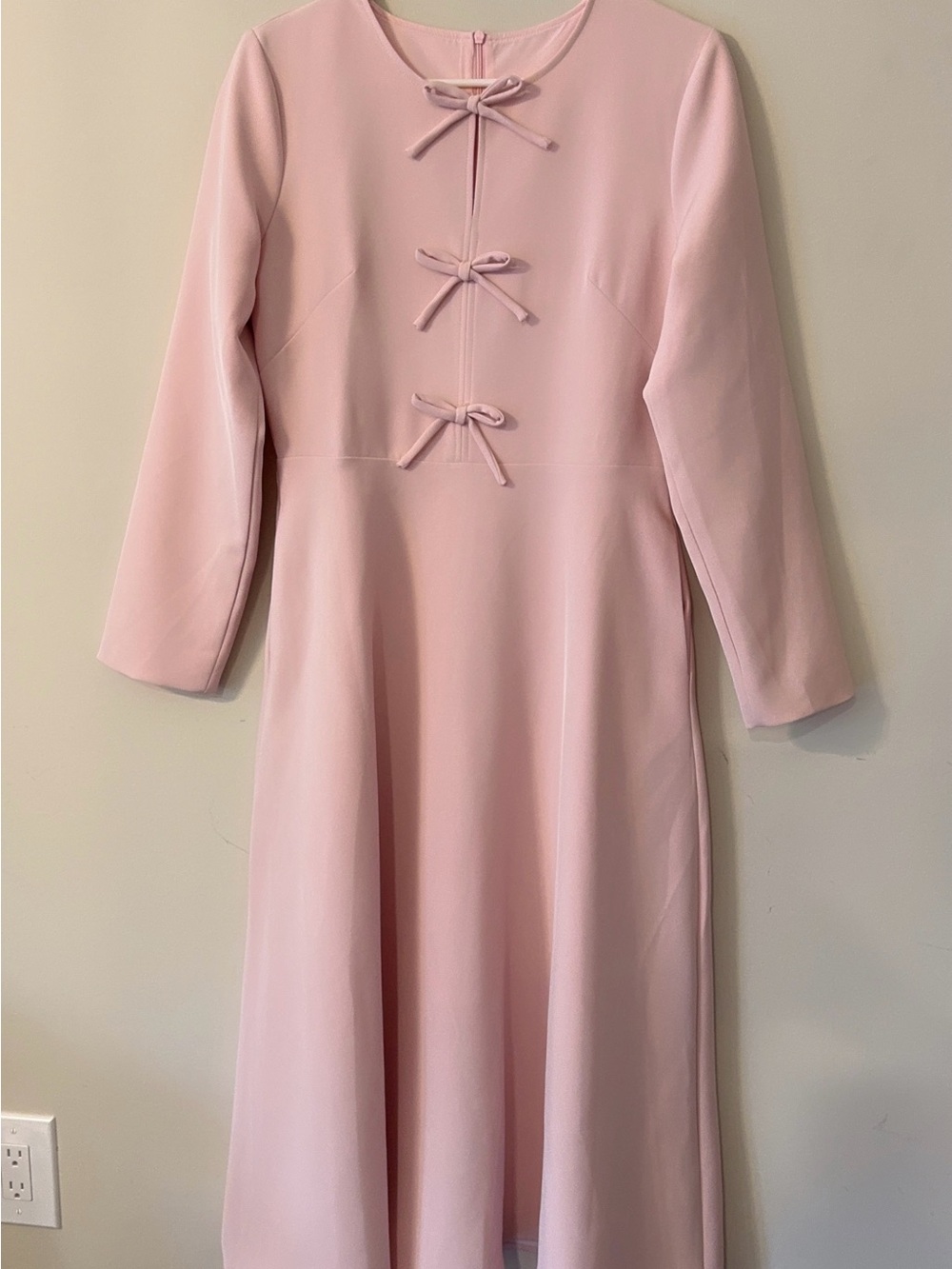 Elegant Pink Long-Sleeve Bow-Front A-Line Dress